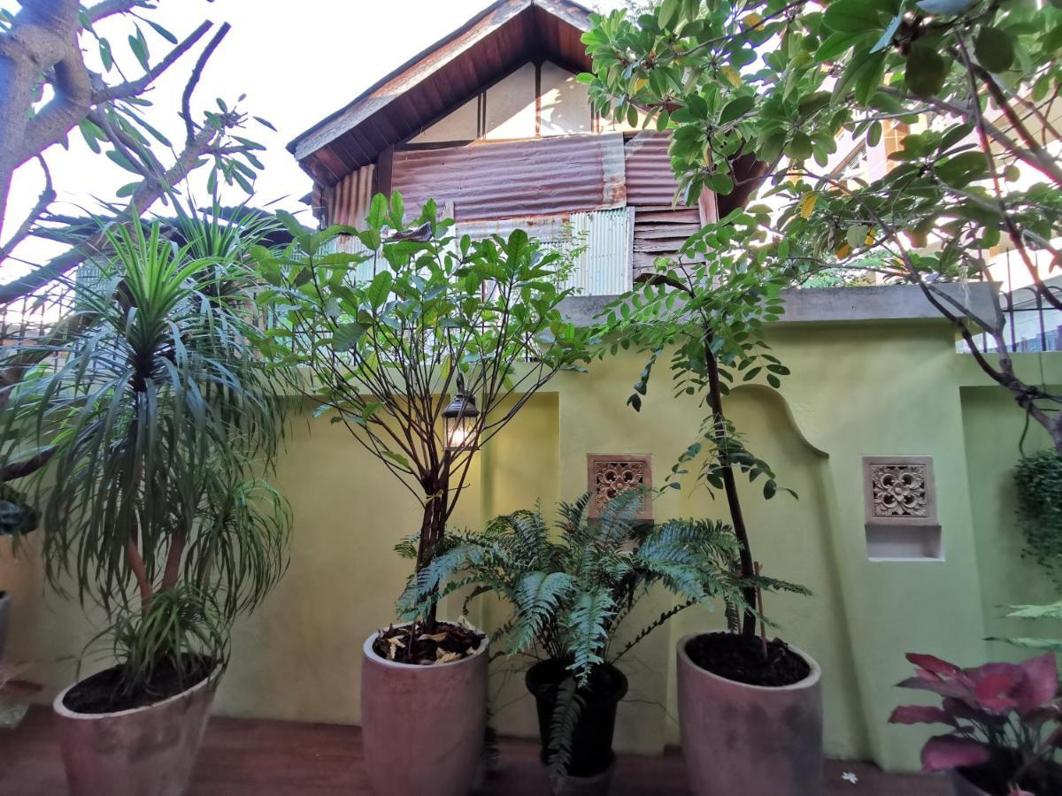 Tavee Guesthouse Bangkok Ngoại thất bức ảnh
