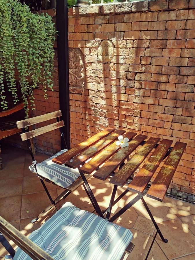 Tavee Guesthouse Bangkok Ngoại thất bức ảnh