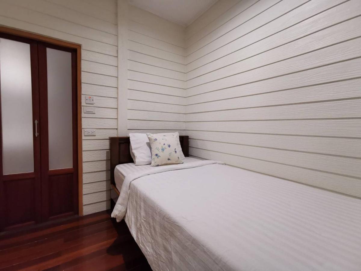 Tavee Guesthouse Bangkok Ngoại thất bức ảnh