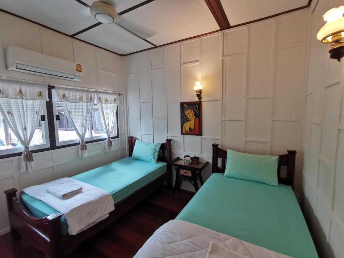 Tavee Guesthouse Bangkok Ngoại thất bức ảnh