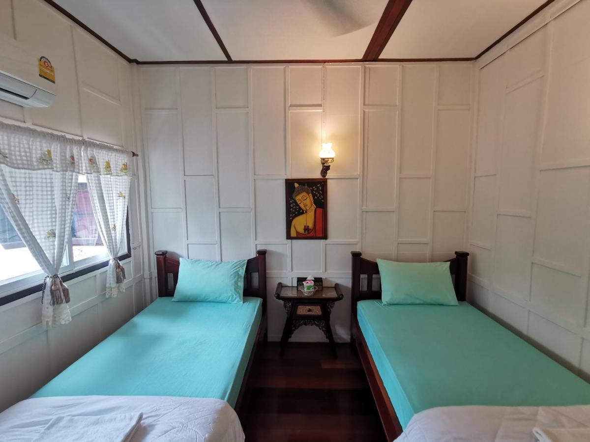 Tavee Guesthouse Bangkok Ngoại thất bức ảnh