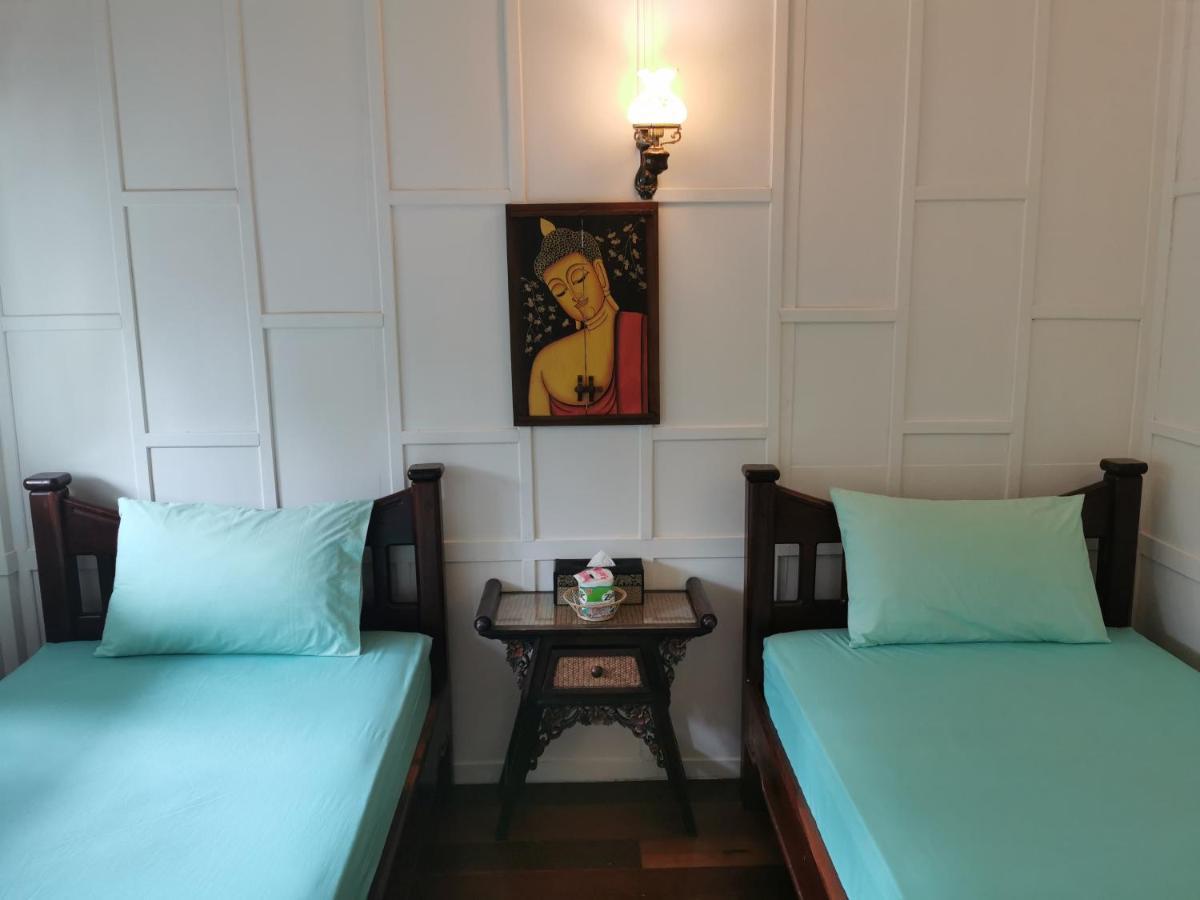Tavee Guesthouse Bangkok Ngoại thất bức ảnh