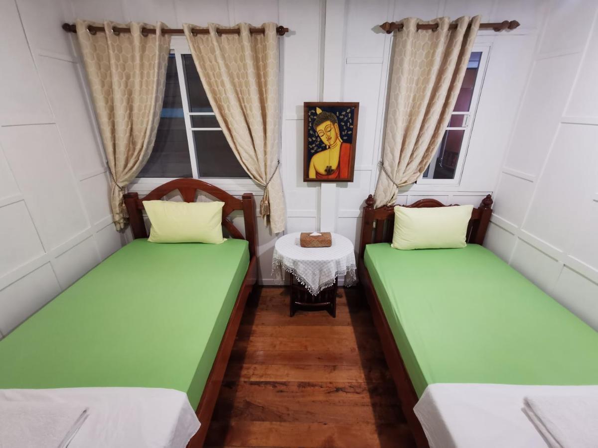 Tavee Guesthouse Bangkok Ngoại thất bức ảnh