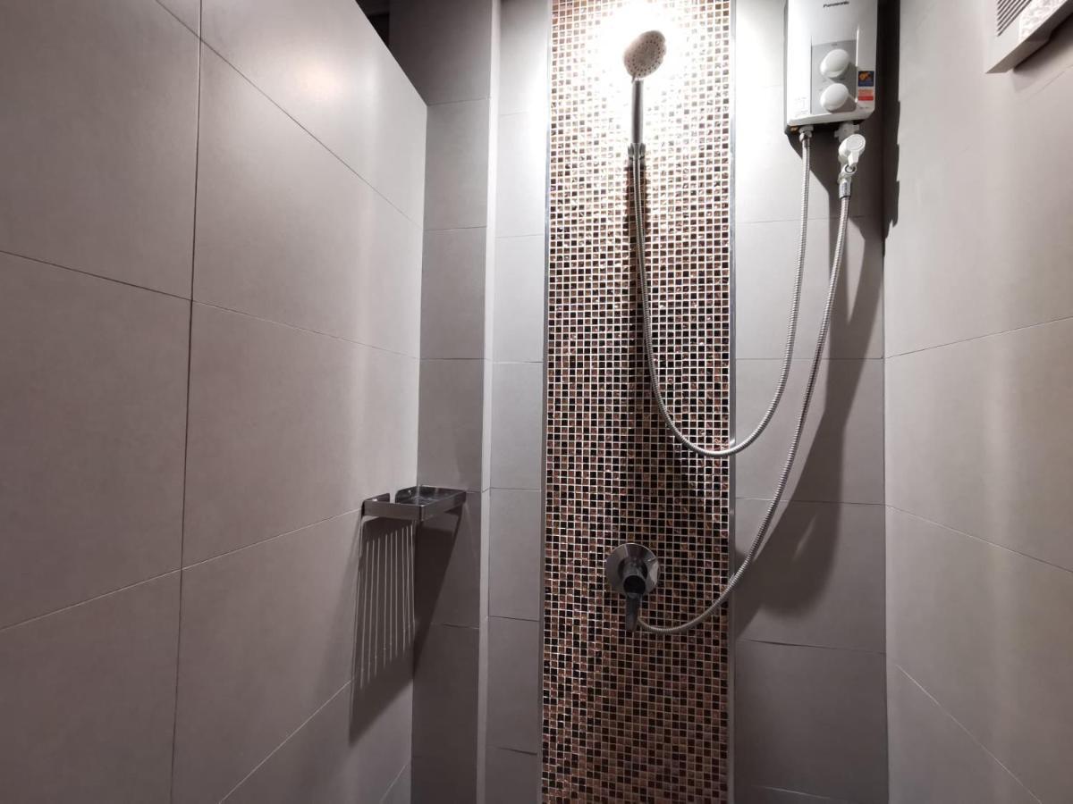 Tavee Guesthouse Bangkok Ngoại thất bức ảnh