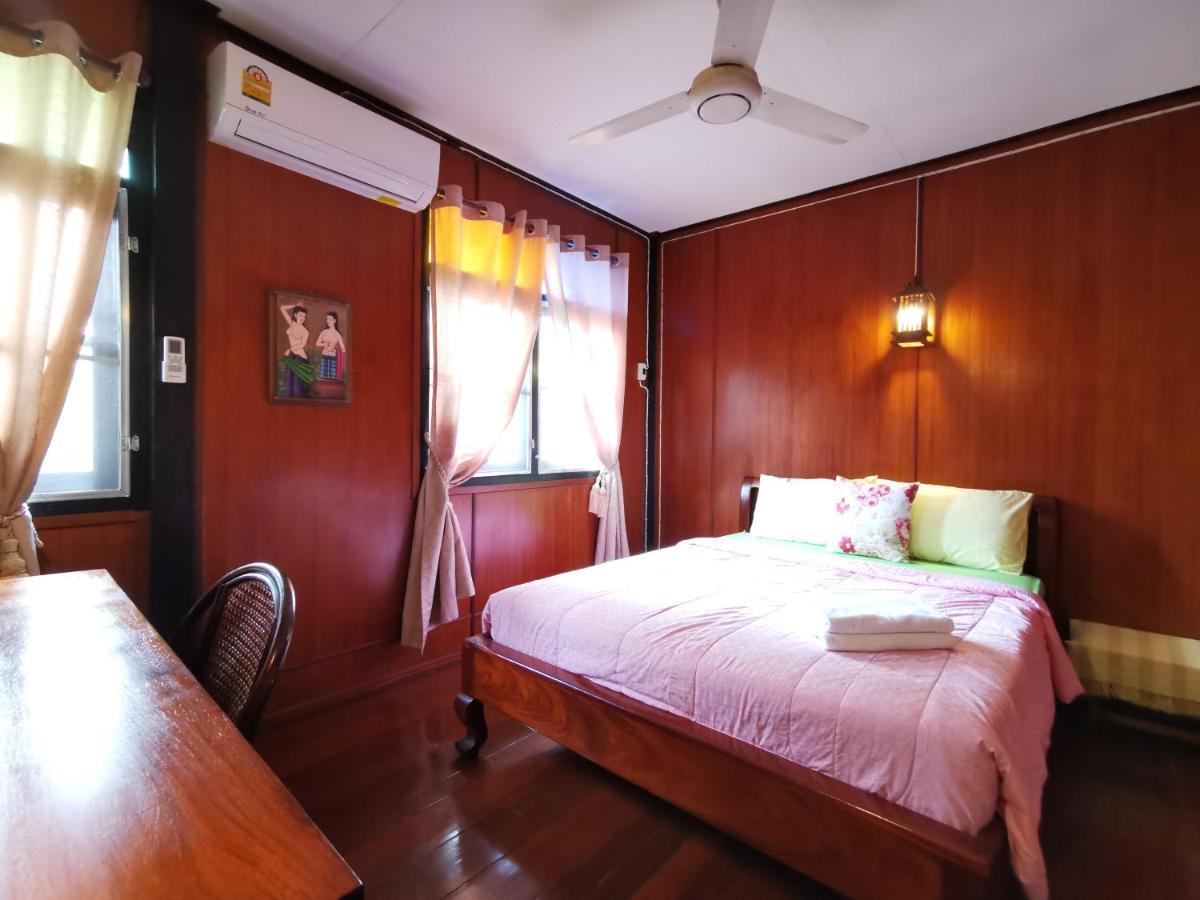 Tavee Guesthouse Bangkok Ngoại thất bức ảnh